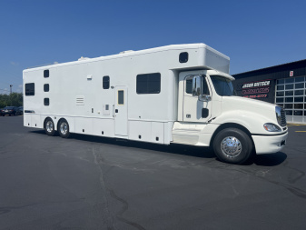 Used 2009 Show Hauler 45FT Bunk House