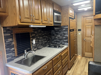 Used 2009 Show Hauler 45FT Bunk House