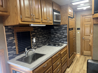 Used 2009 Show Hauler 45FT Bunk House