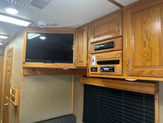 Used 2009 Show Hauler 45FT Bunk House