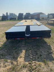 New 2026 Load Trail 102 X 32 Gooseneck Bodies MAX RAMPS MUD FLAPS 2 MAX STEPS