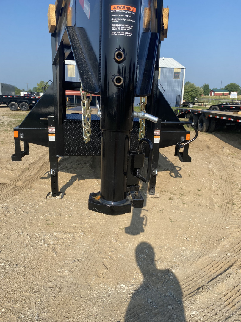 New 2026 Load Trail 102 X 32 Gooseneck Bodies MAX RAMPS MUD FLAPS