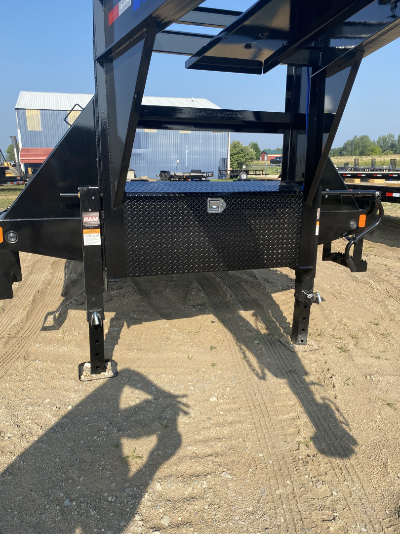 New 2026 Load Trail 102 X 32 Gooseneck Bodies MAX RAMPS MUD FLAPS