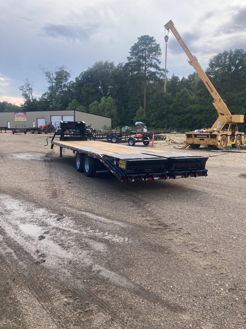 New 2026 Diamond T 10230DTF Flatbed Trailer 102''x30' Gooseneck