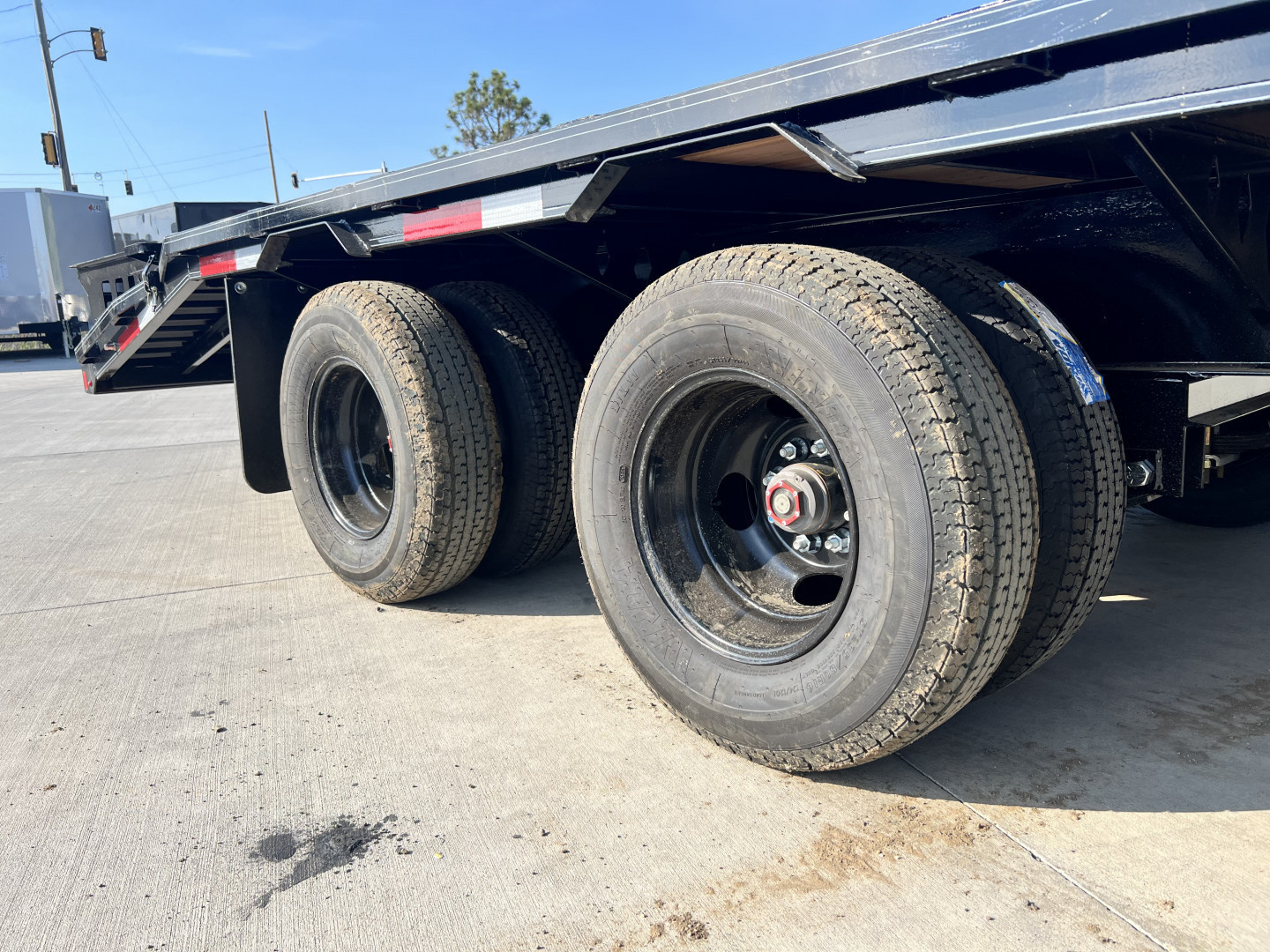New 2026 Double A 28’ Gooseneck Deckover 23’ plus 5’ x 102” with 2-10K tandem dual axles=25K