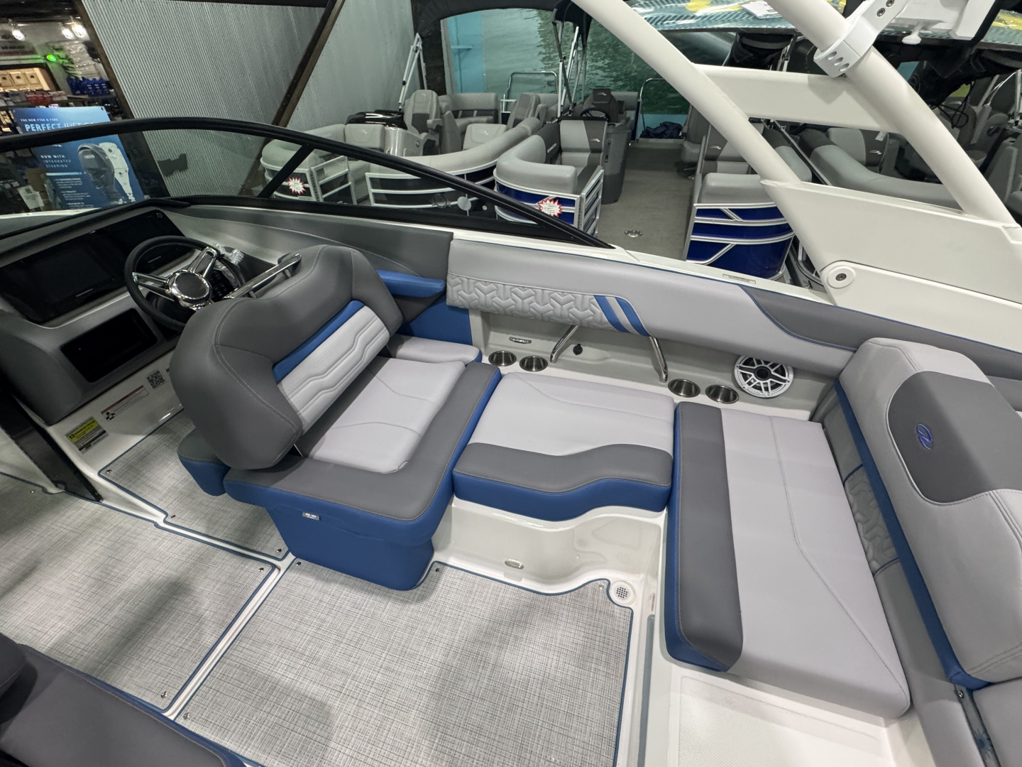 New 2026 Regal Boats LS2 SURF ULTIMATE Surf Boat