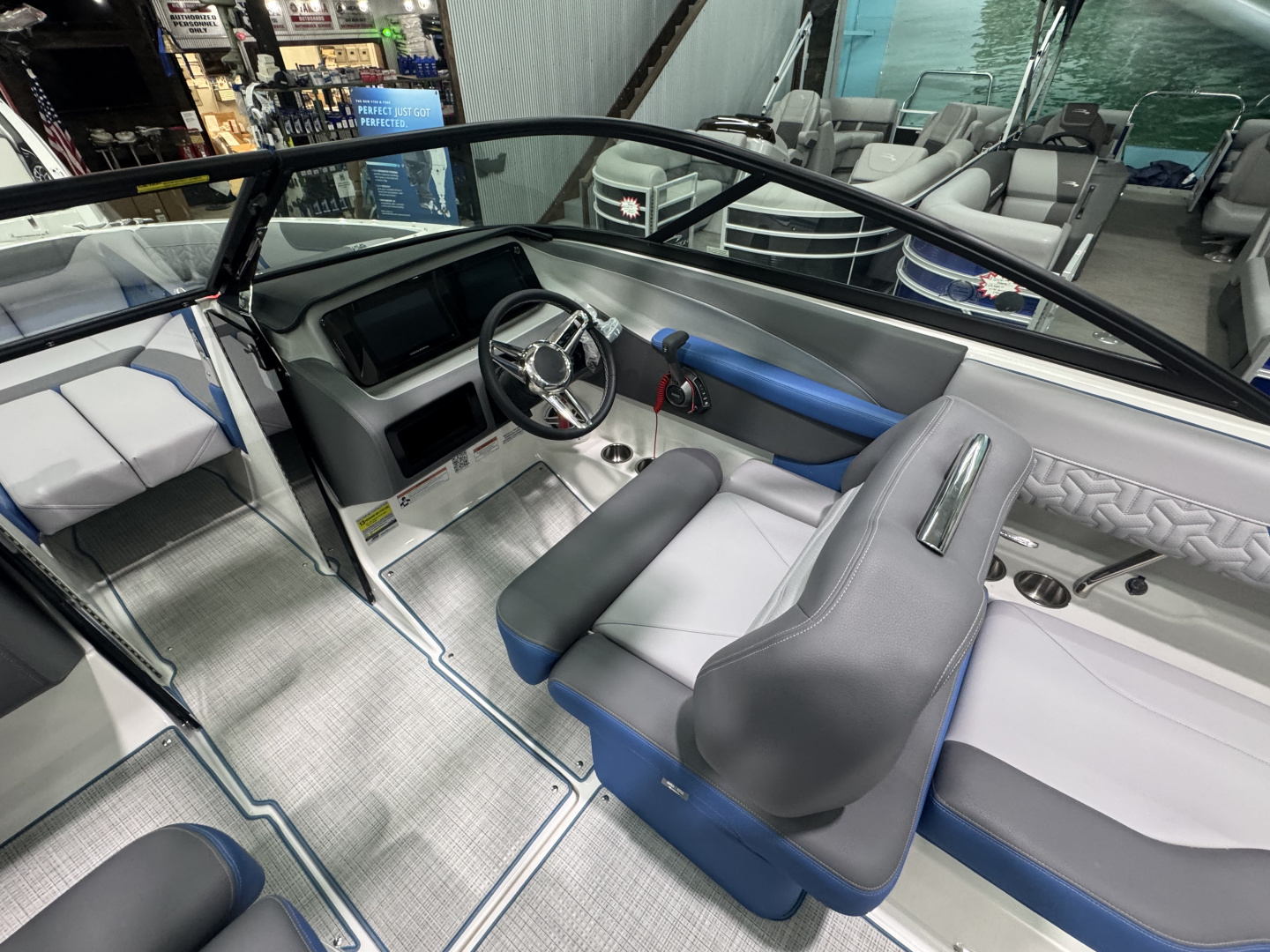 New 2026 Regal Boats LS2 SURF ULTIMATE Surf Boat