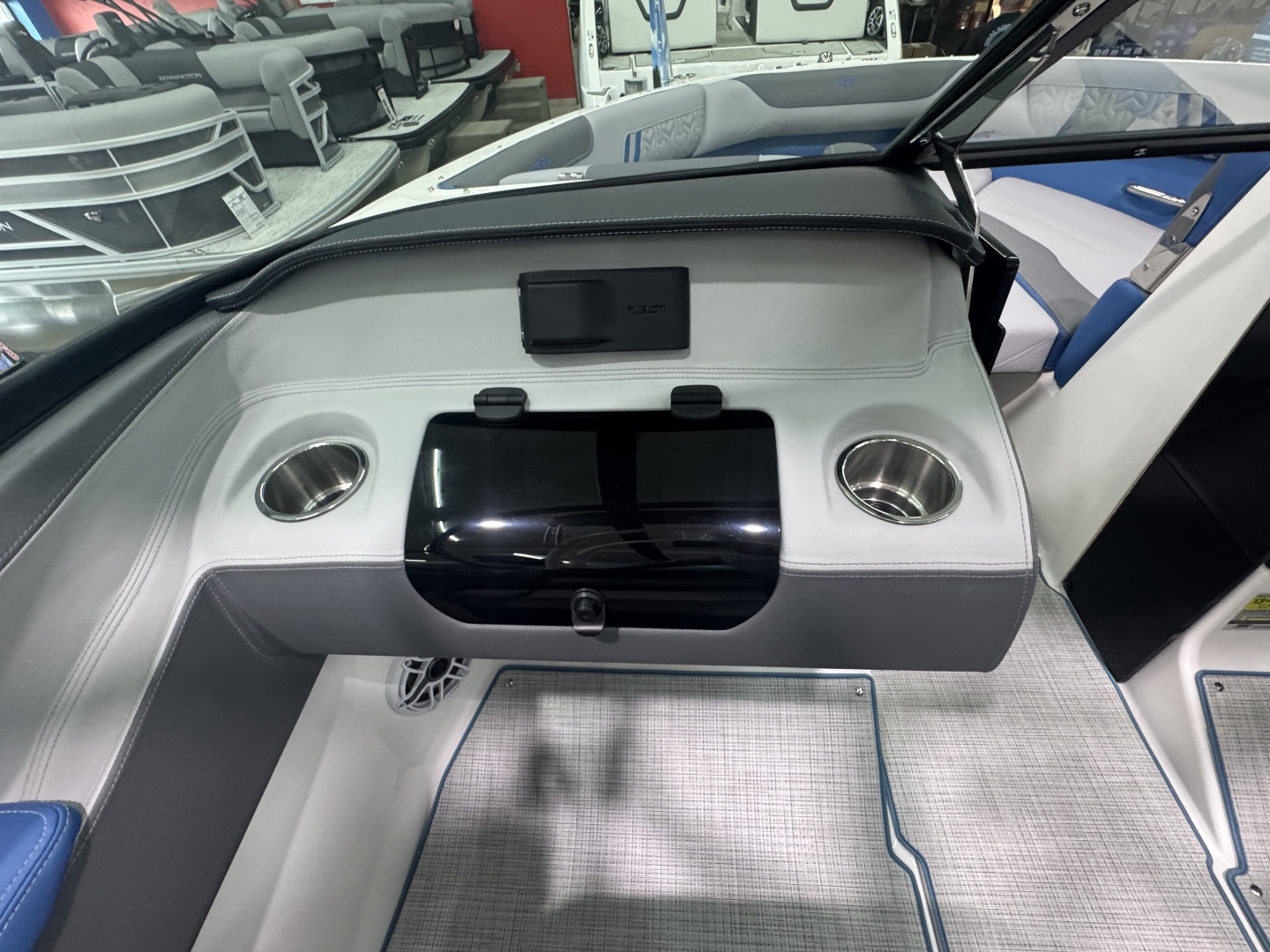 New 2026 Regal Boats LS2 SURF ULTIMATE Surf Boat