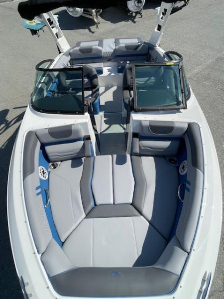New 2026 Regal Boats LS2 SURF ULTIMATE Surf Boat
