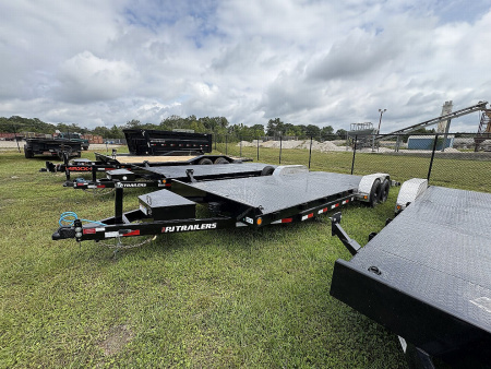 New 2026 PJ Trailers CH222 Car Hauler
