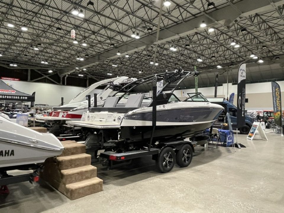 New 2026 Regal Boats LS2 Surf Ultimate Surf Boat