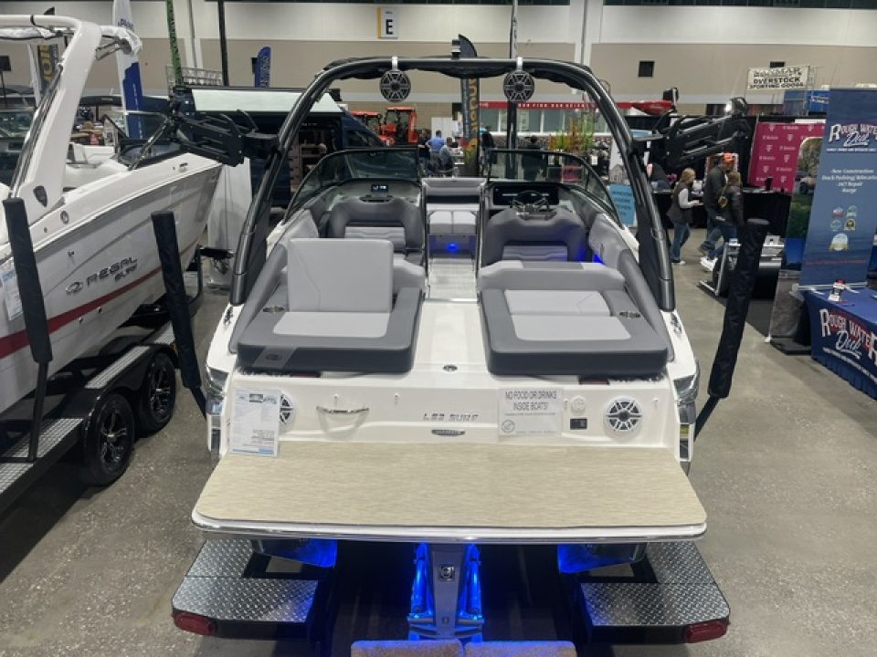 New 2026 Regal Boats LS2 Surf Ultimate Surf Boat