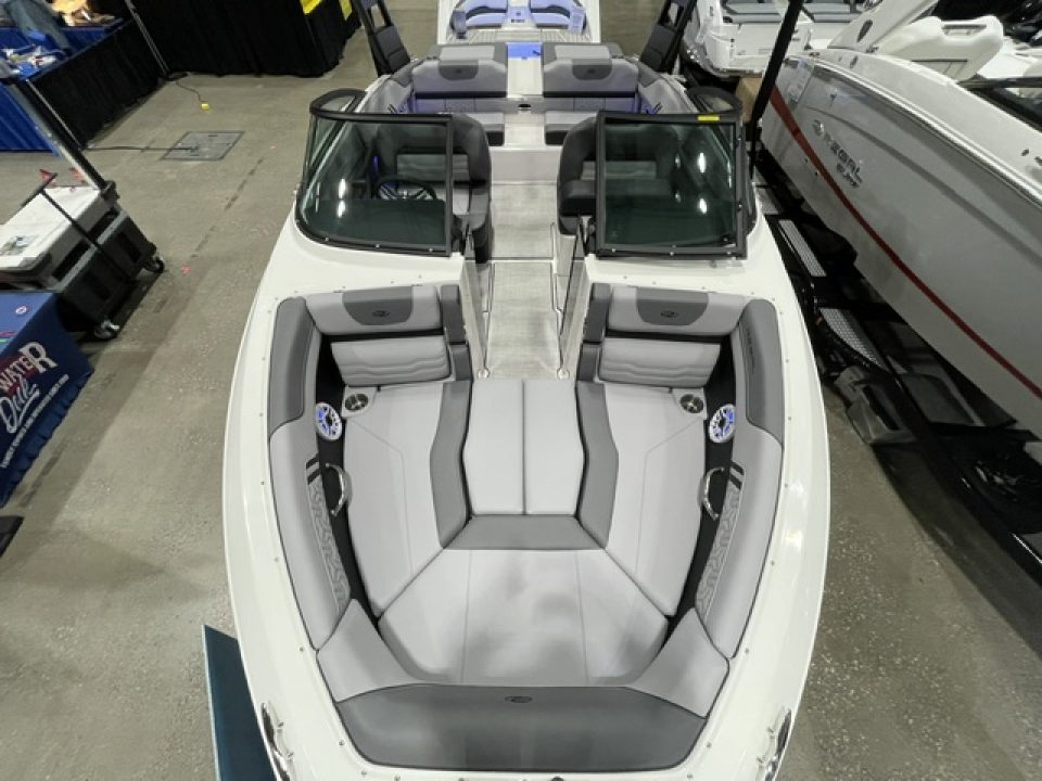 New 2026 Regal Boats LS2 Surf Ultimate Surf Boat