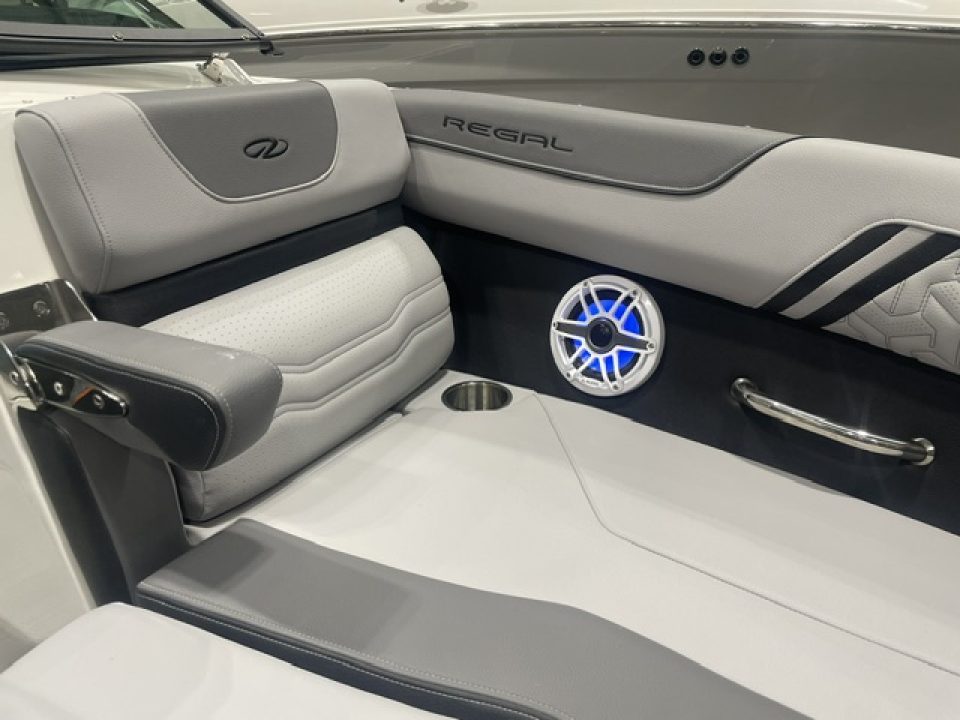 New 2026 Regal Boats LS2 Surf Ultimate Surf Boat