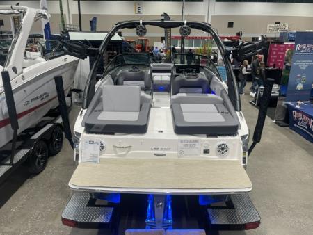 New 2026 Regal Boats LS2 Surf Ultimate Surf Boat