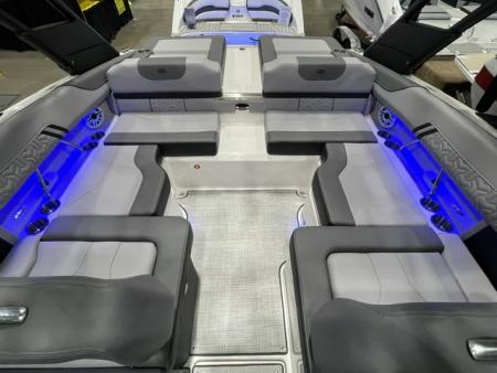 New 2026 Regal Boats LS2 Surf Ultimate Surf Boat