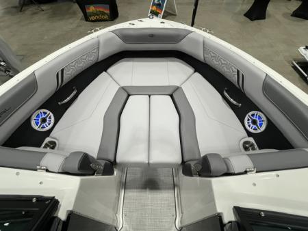 New 2026 Regal Boats LS2 Surf Ultimate Surf Boat