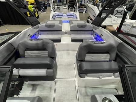 New 2026 Regal Boats LS2 Surf Ultimate Surf Boat