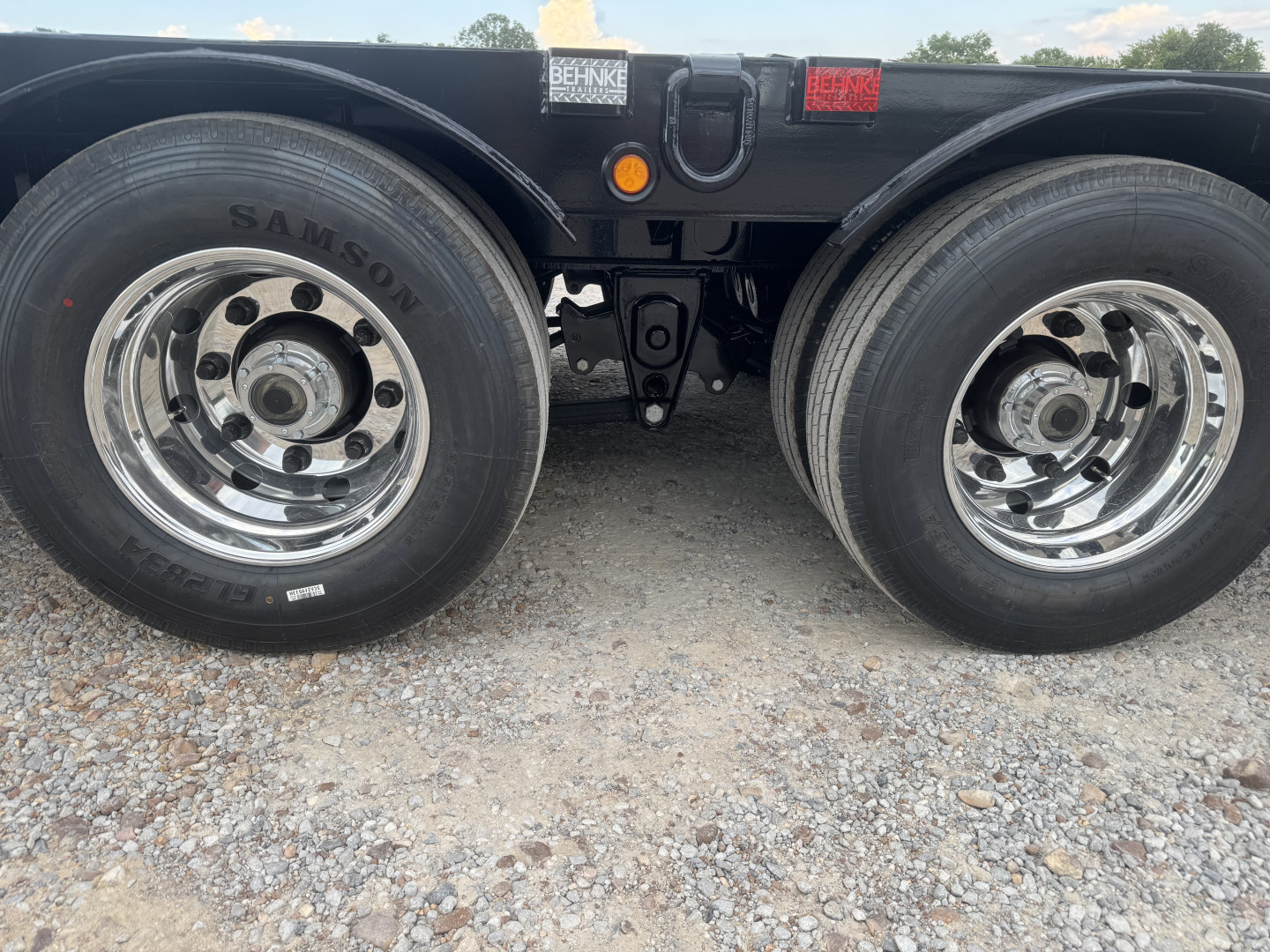 New 2026 Behnke 102"x31' 20 TON Pintle Hitch Tag Trailer *HYD BI FOLD RAMPS*