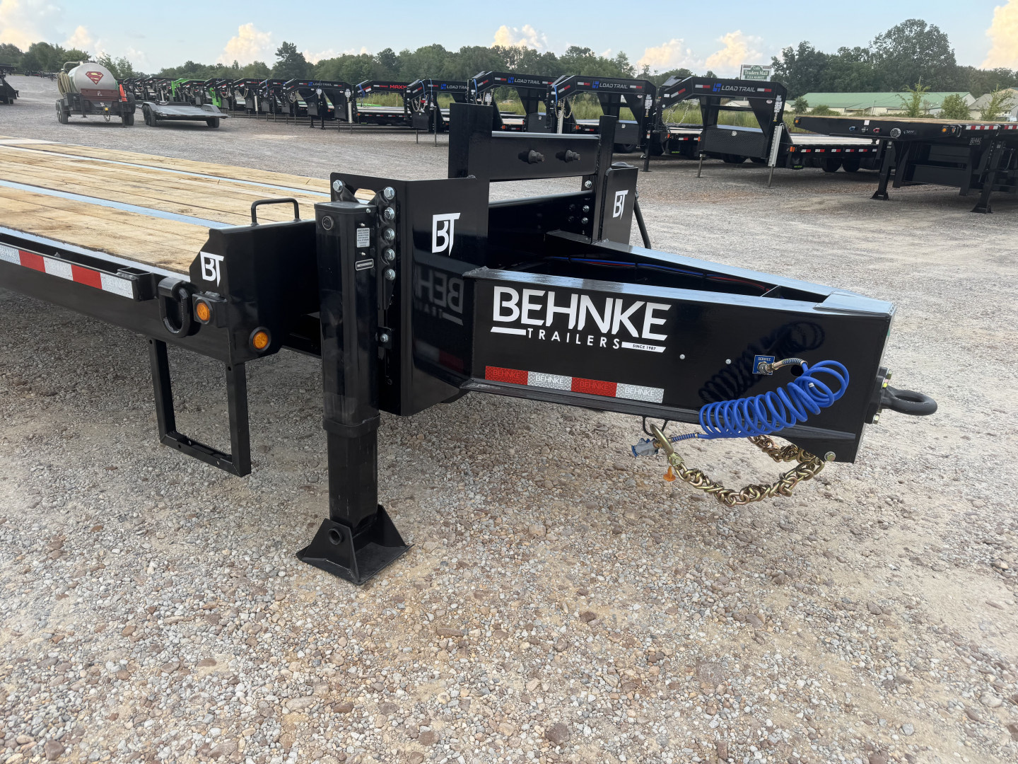 New 2026 Behnke 102"x31' 20 TON Pintle Hitch Tag Trailer *HYD BI FOLD RAMPS*