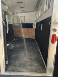 Used 2007 Featherlite Trailers 3h Slant GN LQ Horse Trailer