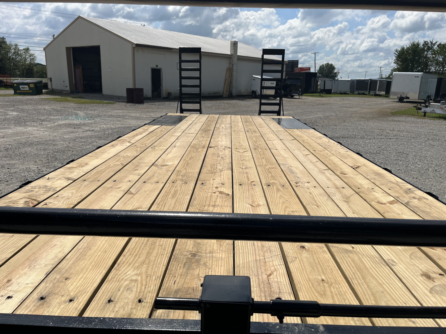 New 2026 Quality Trailers 102X24 Deckover Trailer Gooseneck 4' Dovetail 17K GVWR