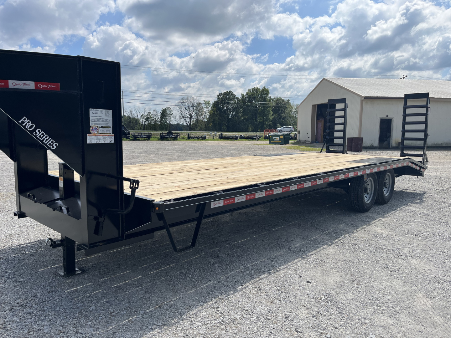 New 2026 Quality Trailers 102X24 Deckover Trailer Gooseneck 4' Dovetail 17K GVWR
