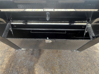 New 2026 PJ 102"x40' GN Low-Pro Flatbed w/ Singles - LX