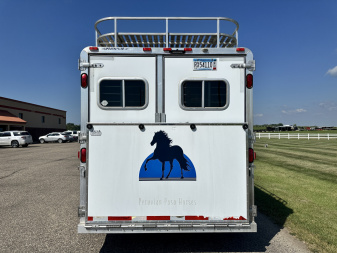 Used 1998 Featherlite Trailers 6H Weekender w/ Bunk Beds Horse Trailer