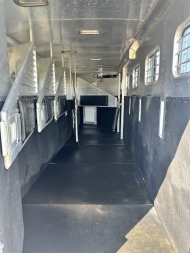 Used 1998 Featherlite Trailers 6H Weekender w/ Bunk Beds Horse Trailer