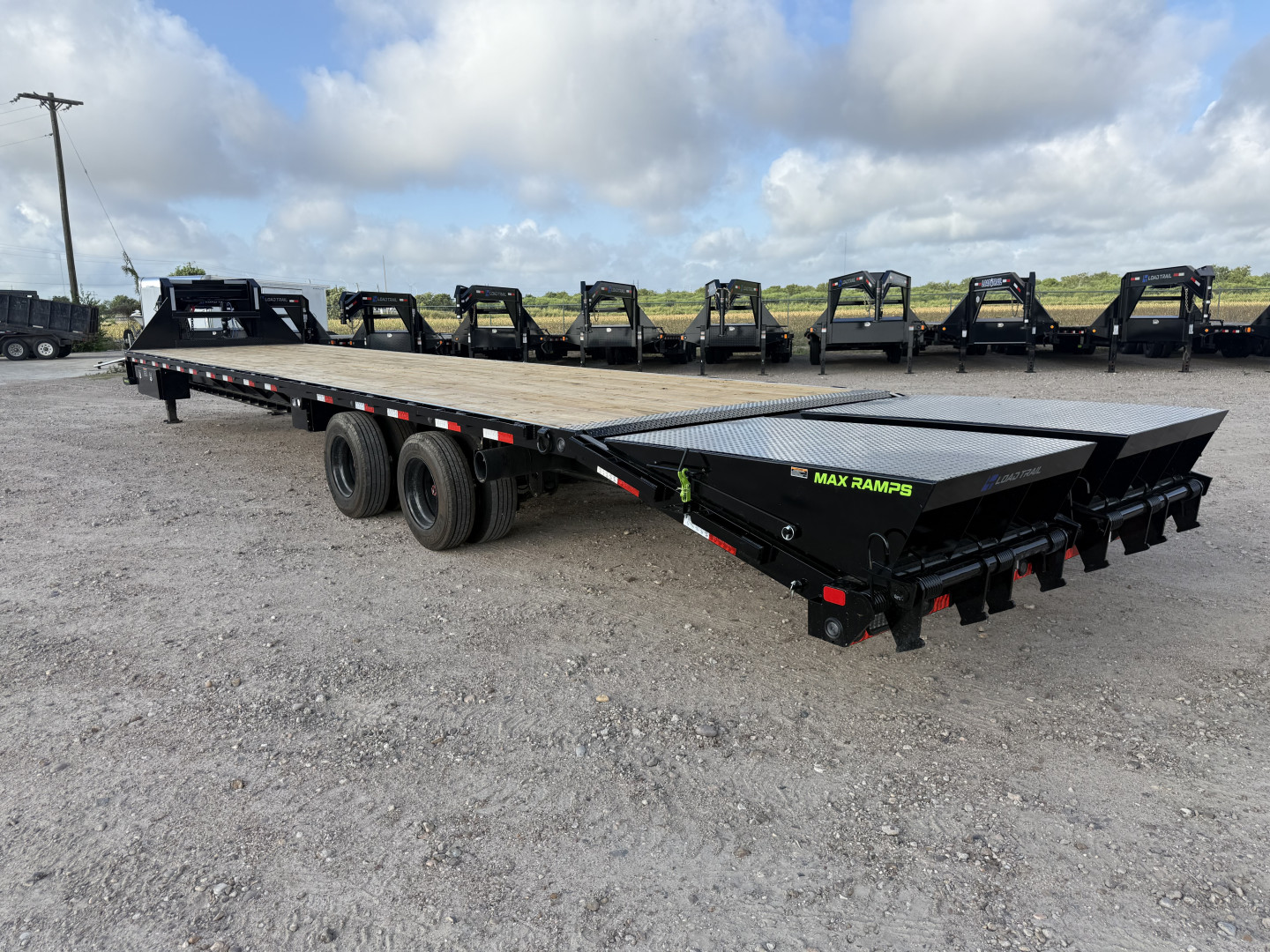 New 2026 Load Trail 40' Gooseneck Max Ramps 36K Flatbed Trailer
