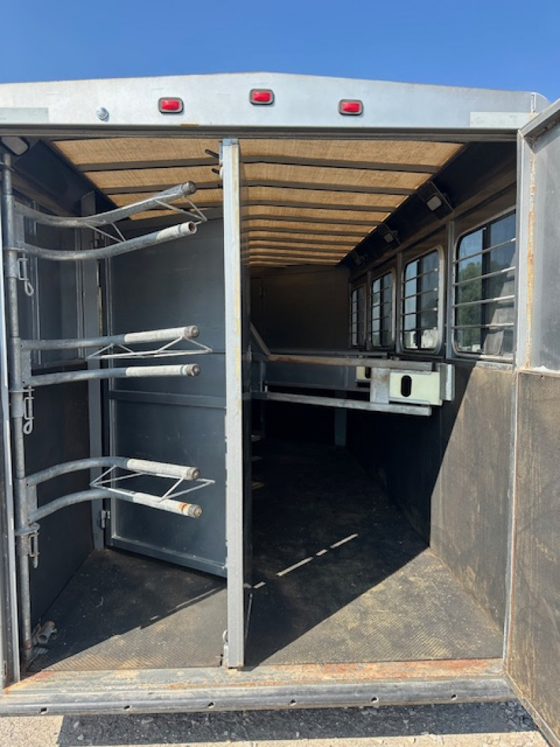 Used 2005 Travalong 4' Horse Slant