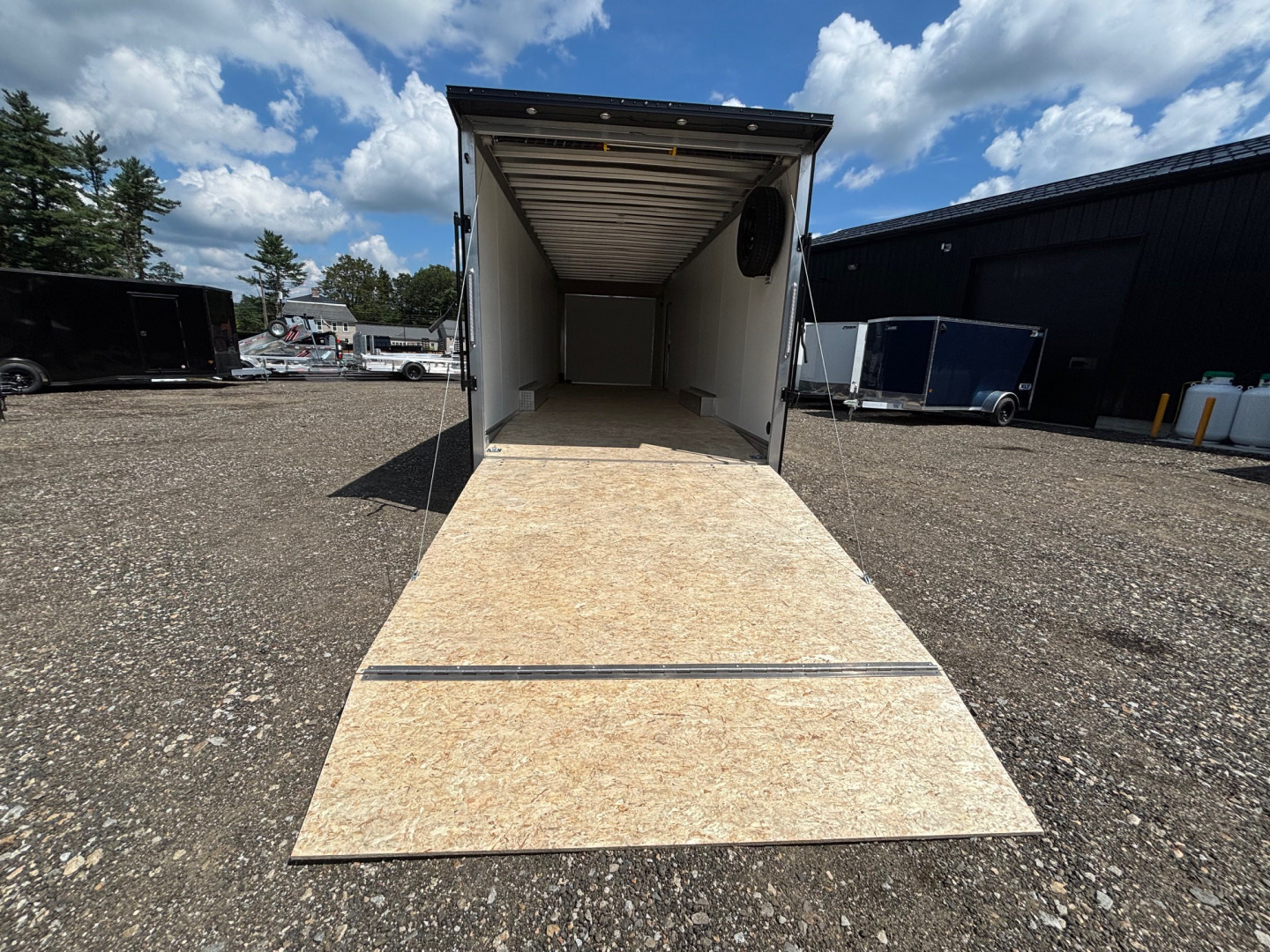 New 2025 High Country 8.5x28 + Flat Front w/ Cast Corners- Aluminum trailer /7'6 interior height/ blackout- 9990gvw