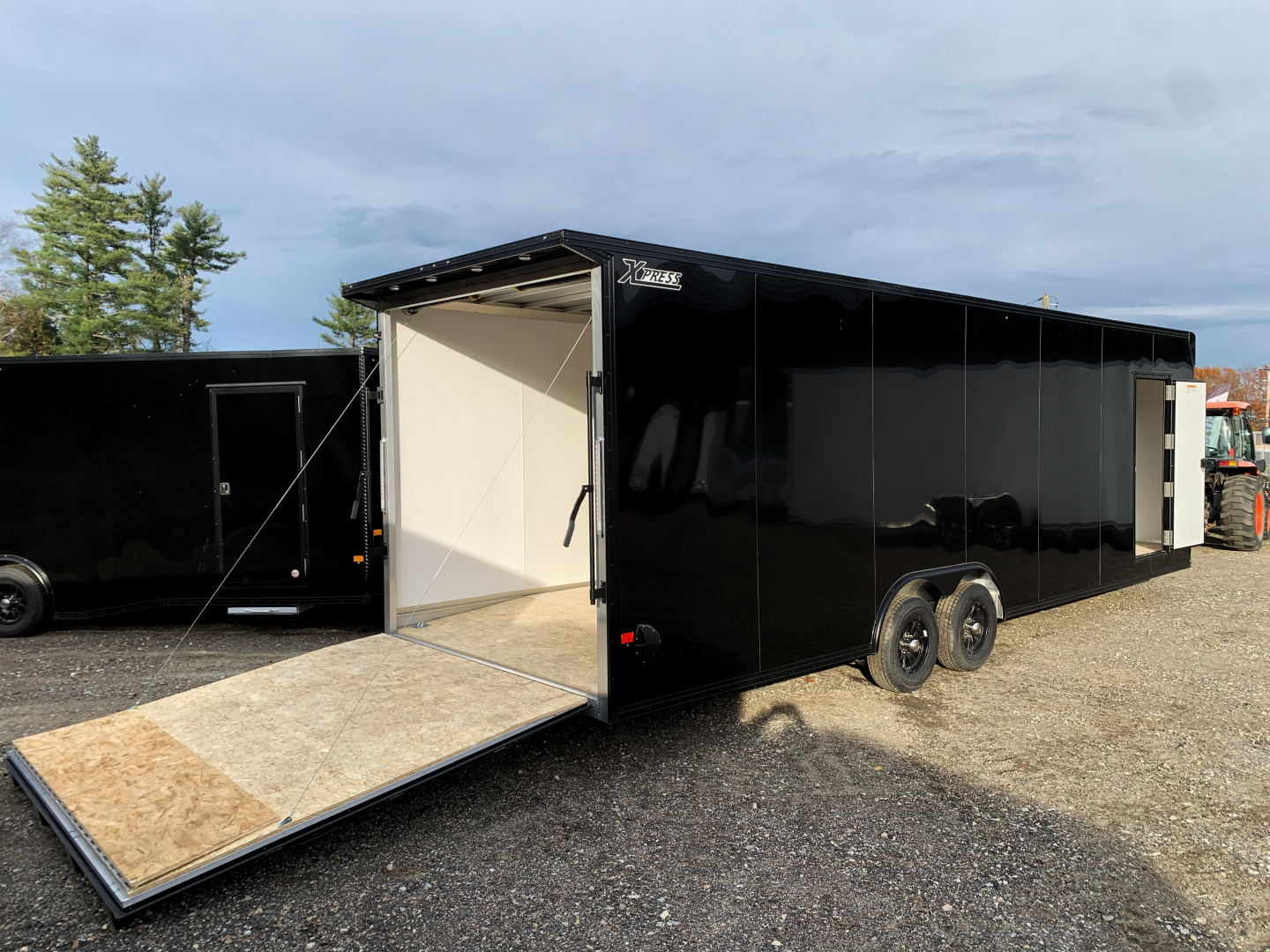 New 2025 High Country 8.5x28 + Flat Front w/ Cast Corners- Aluminum trailer /7'6 interior height/ blackout- 9990gvw