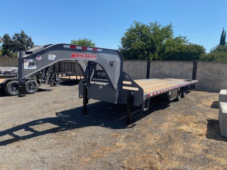 New 102x32 Tandem Axle 23K Gooseneck Flatbed w/Duals