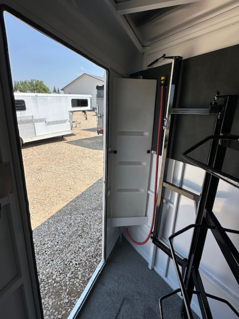 New 2026 Trails West Adventure MX 4 Horse