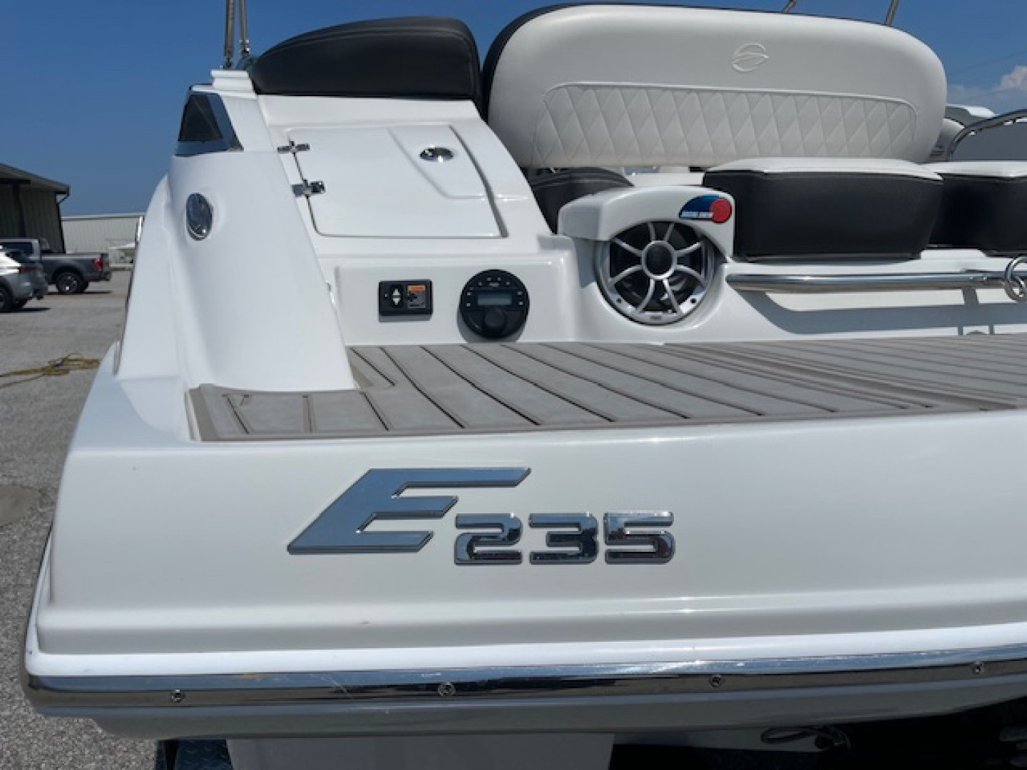 Used 2021 Crownline E235 Deck Boat