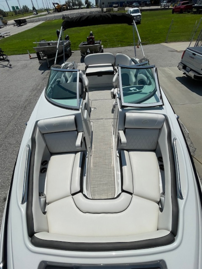 Used 2021 Crownline E235 Deck Boat