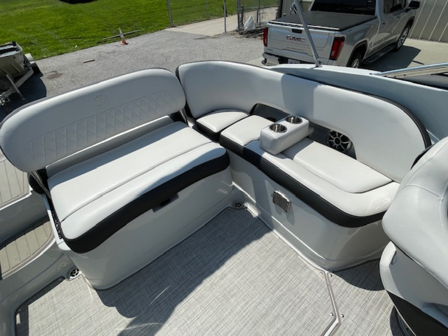 Used 2021 Crownline E235 Deck Boat