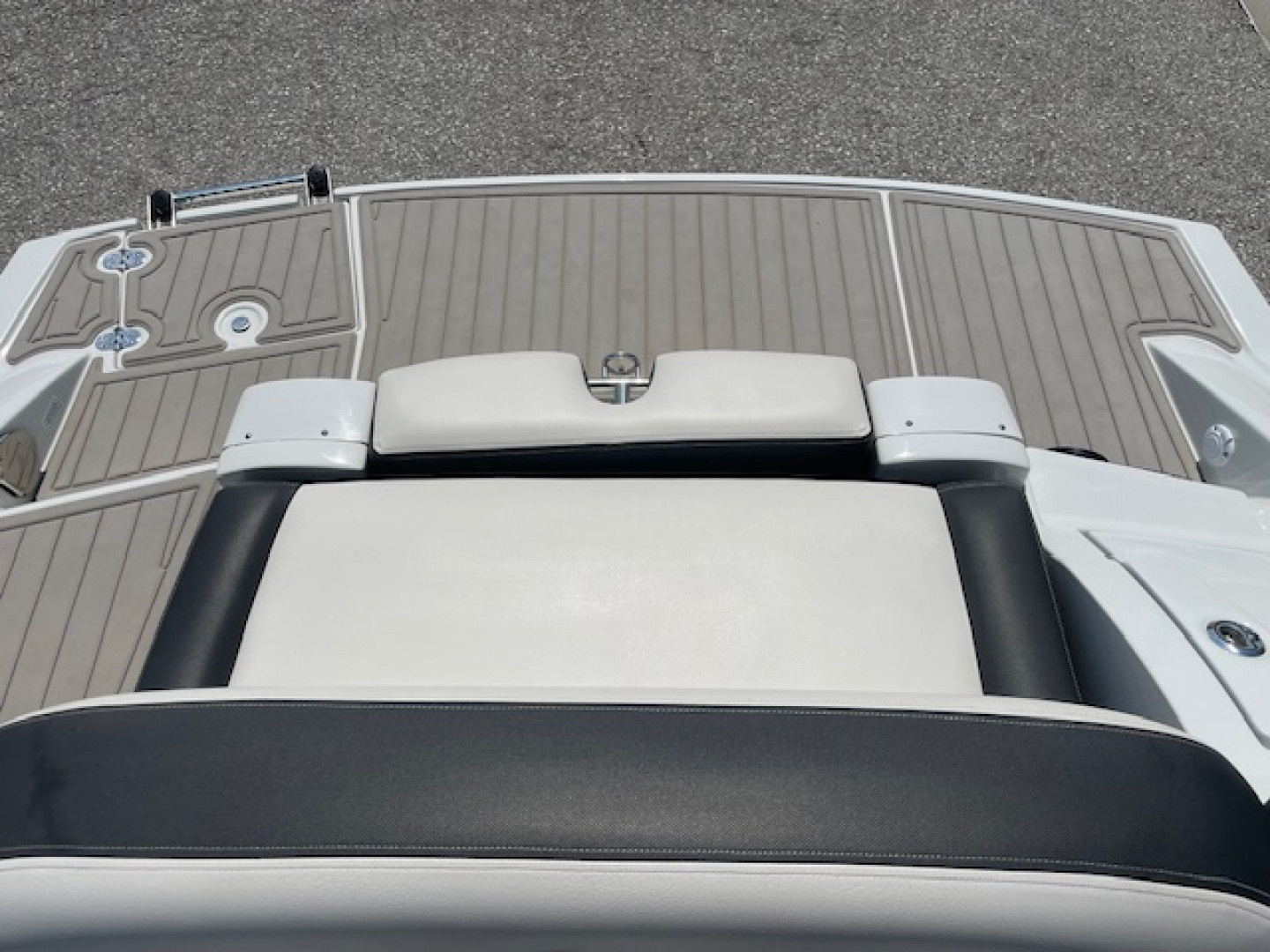 Used 2021 Crownline E235 Deck Boat