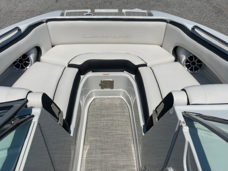 Used 2021 Crownline E235 Deck Boat