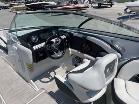 Used 2021 Crownline E235 Deck Boat