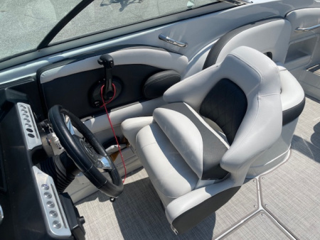 Used 2021 Crownline E235 Deck Boat