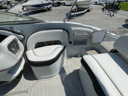 Used 2021 Crownline E235 Deck Boat