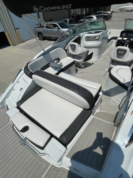 Used 2021 Crownline E235 Deck Boat