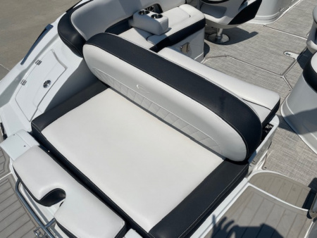Used 2021 Crownline E235 Deck Boat