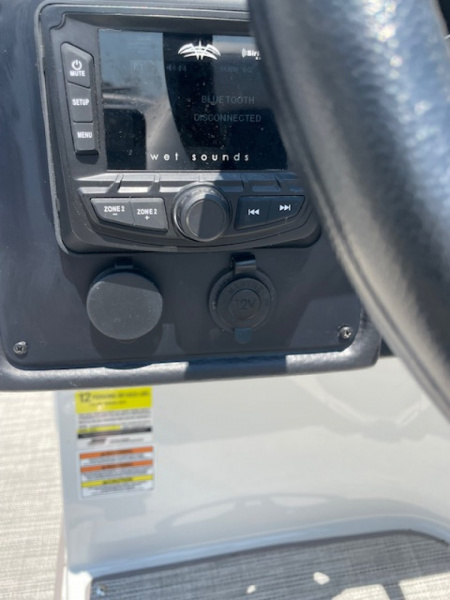 Used 2021 Crownline E235 Deck Boat