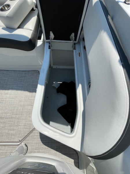 Used 2021 Crownline E235 Deck Boat