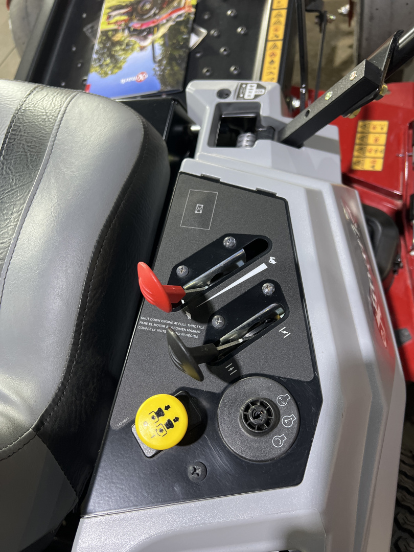 New 2025 Exmark QZE722GKC50200 Lawn Mowers