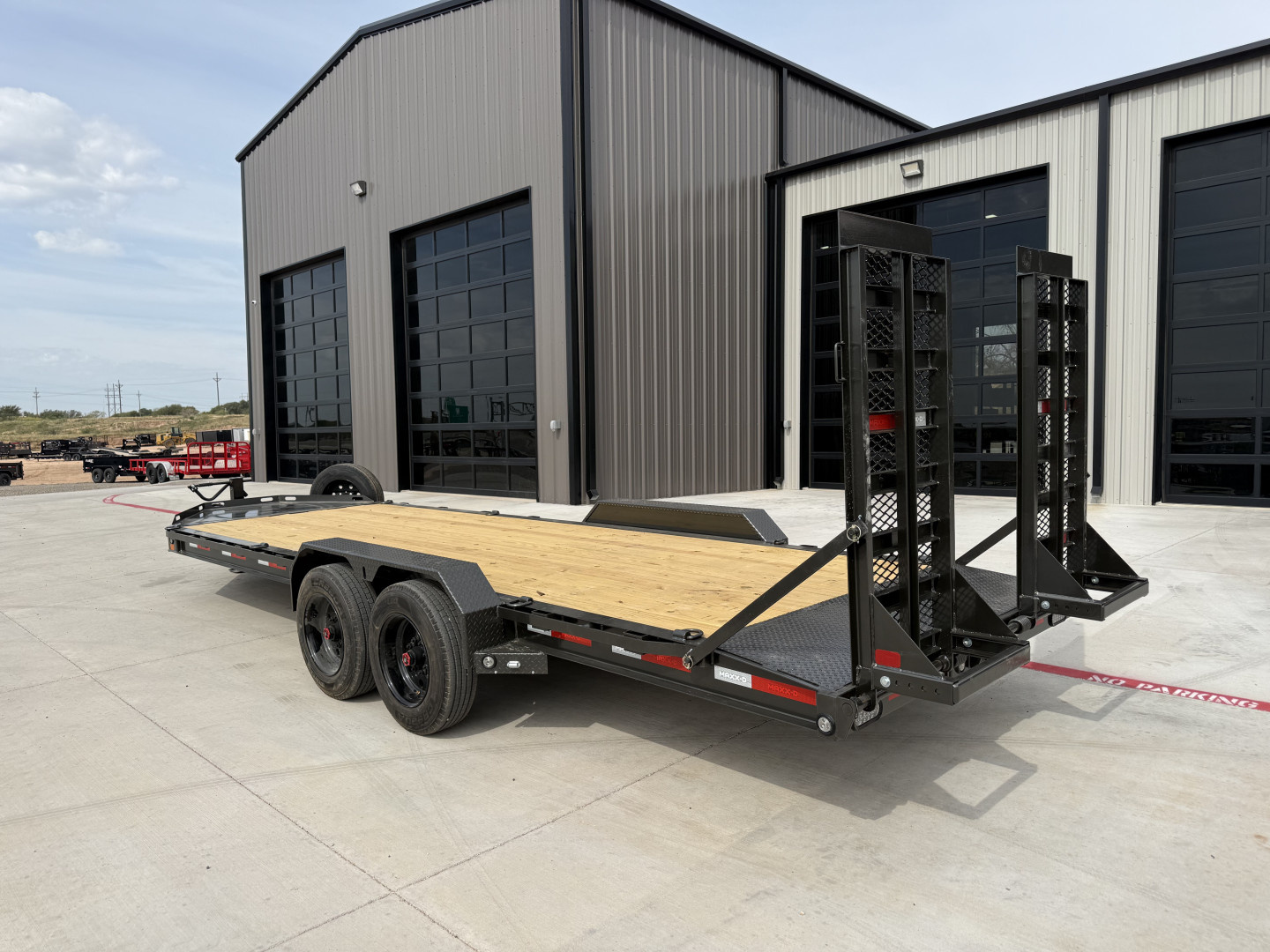 New 2026 MAXX-D 83"x22' 16k I-Beam Equipment Trailer – EHX